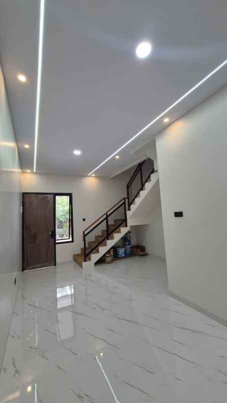 rumah modern kontemporer di kavling dki jagakarsa