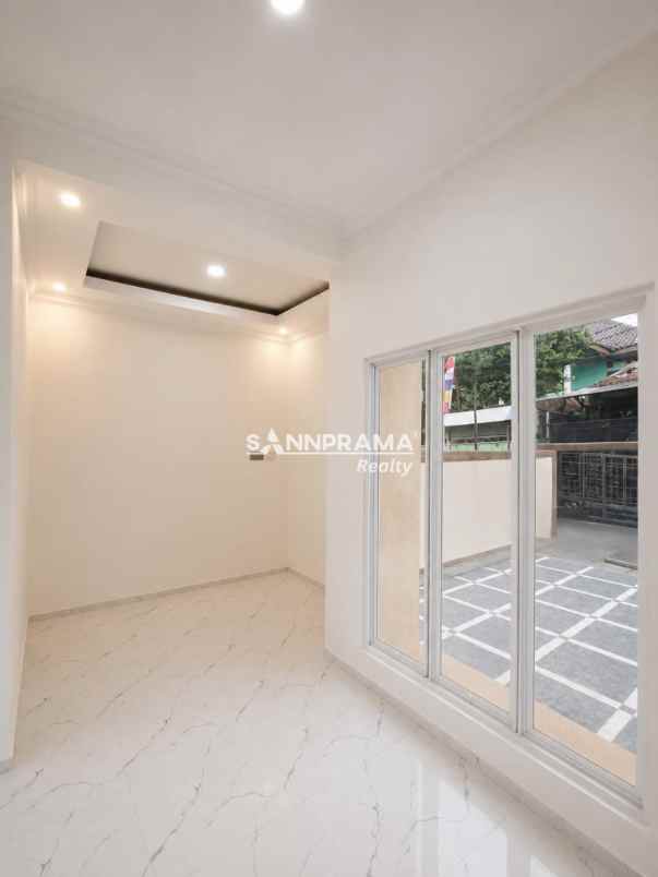 rumah murah 2 lantai modern tropis di mampang depok