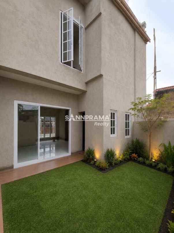 rumah murah 2 lantai modern tropis di mampang depok