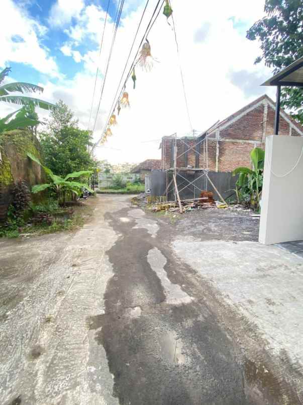 rumah murah siap huni utara pasar godean di seyegan