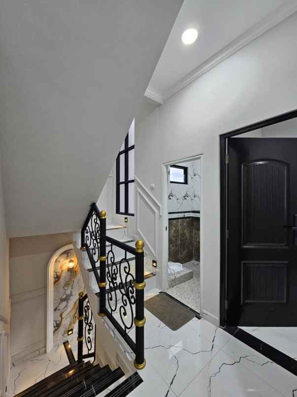 rumah non cluster di jl kahfi 1 jagakarsa jaksel