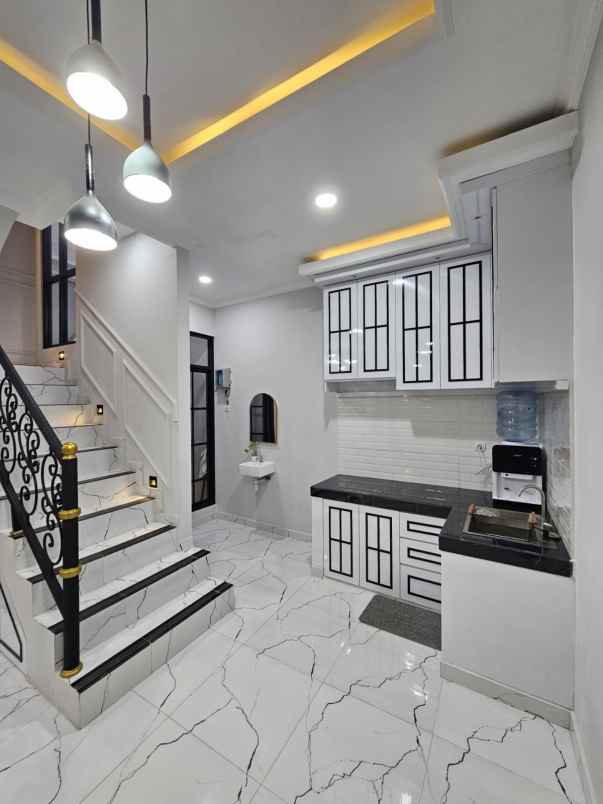 rumah non cluster di jl kahfi 1 jagakarsa jaksel