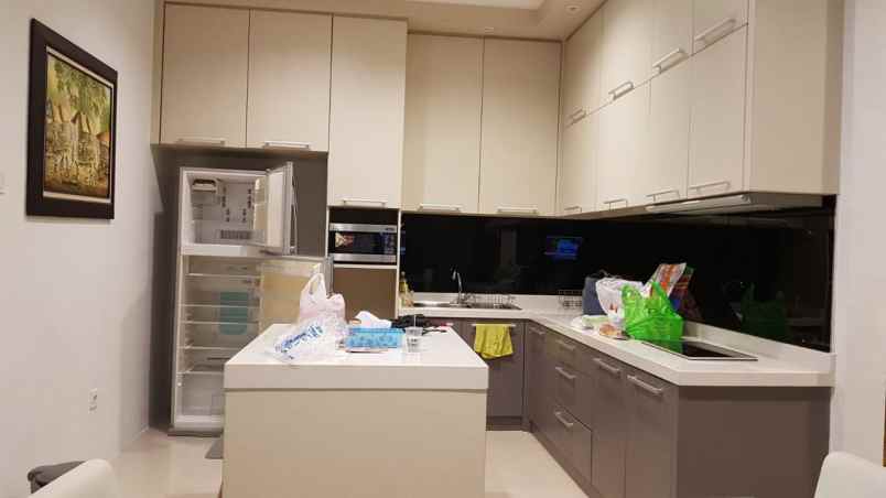 rumah pakuwon city minimalis modern strategis furnish