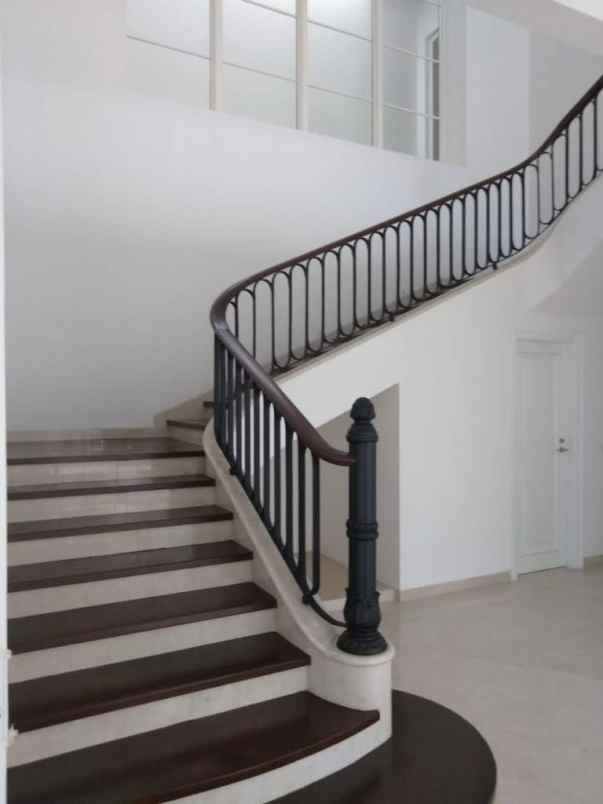 rumah perum intercon kebon jeruk