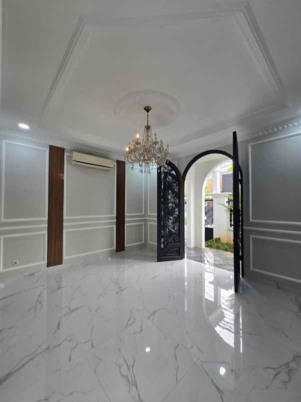 rumah proses renovasi lokasi strategis di tebet jaksel