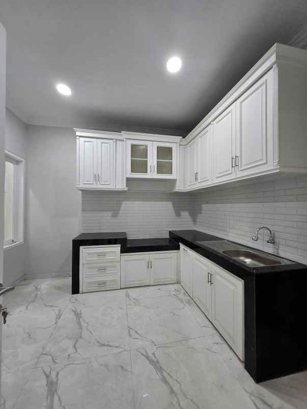 rumah proses renovasi lokasi strategis di tebet jaksel