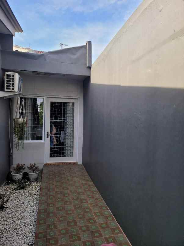 rumah rapi terawat di pulogebang permai jakarta timur