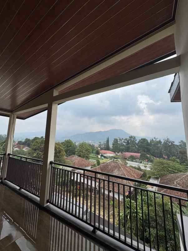 rumah rasa villa mewah lembang bandung
