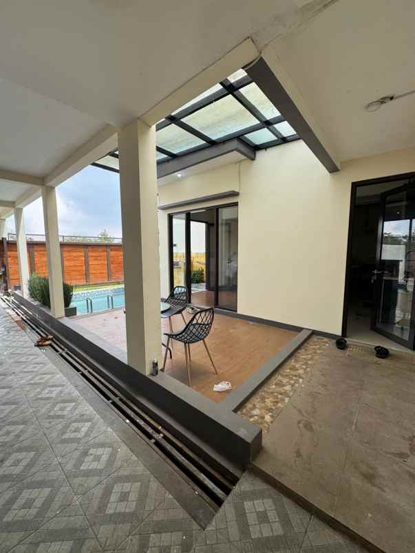 rumah rasa villa mewah lembang bandung