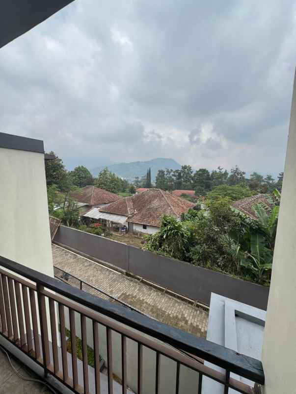 rumah rasa villa mewah lembang bandung