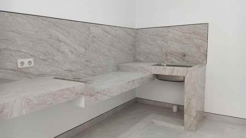 rumah raya sutorejo timur new minimalis strategis