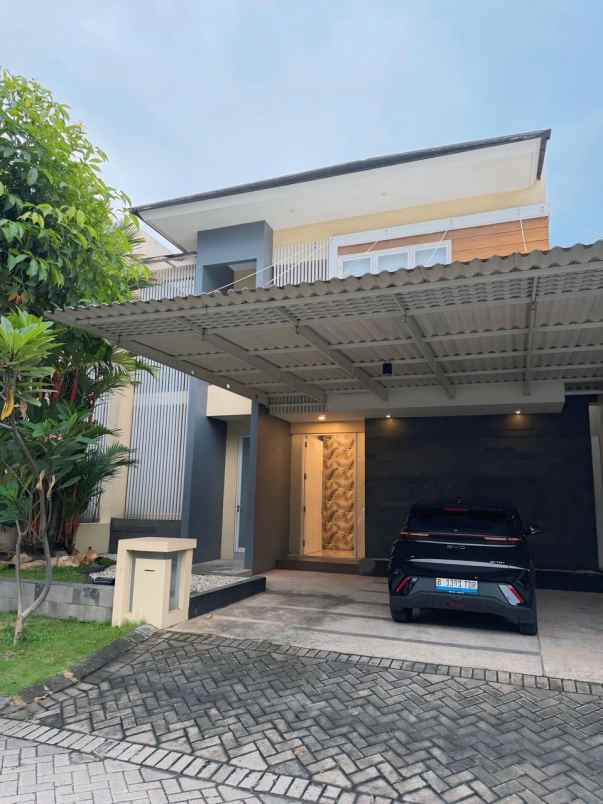 rumah royal residence 2 lantai 2 carport hadap selatan