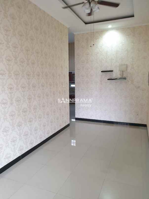rumah second dalam cluster di beji depok