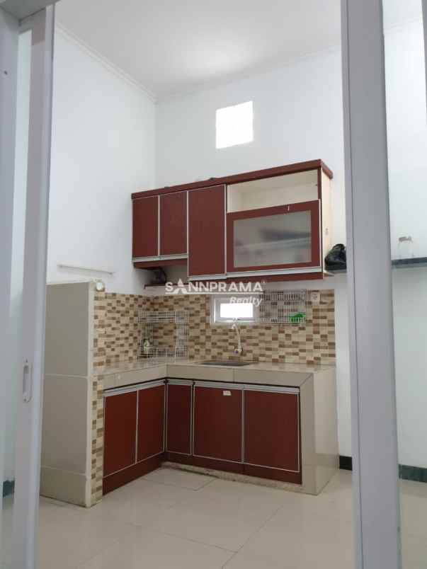 rumah second dalam cluster di beji depok