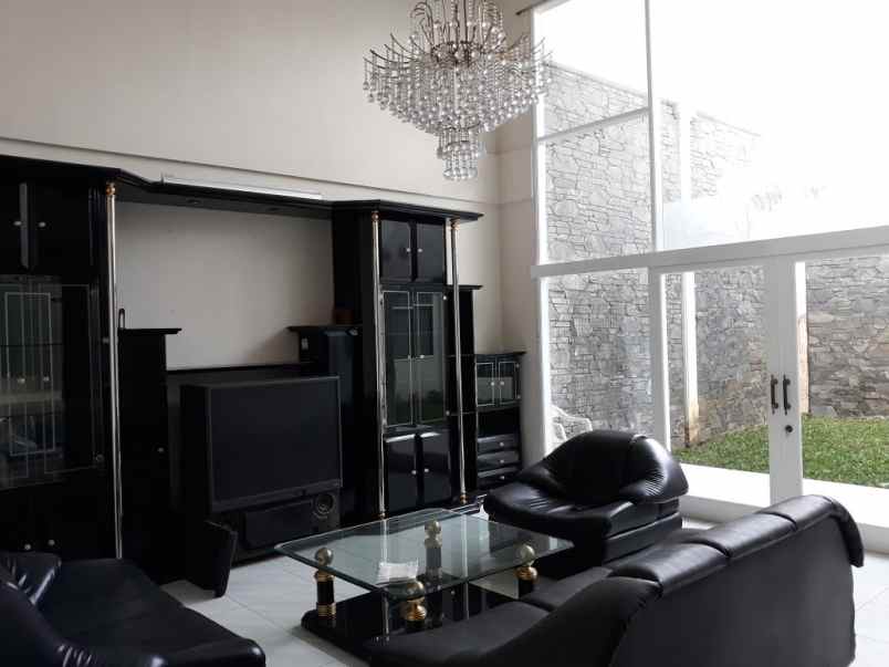 rumah setrasari setra ria