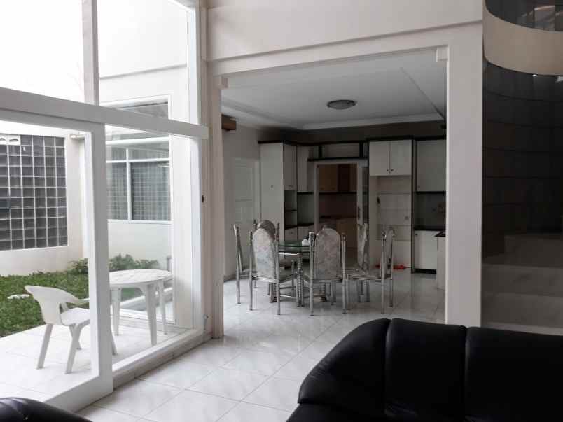 rumah setrasari setra ria