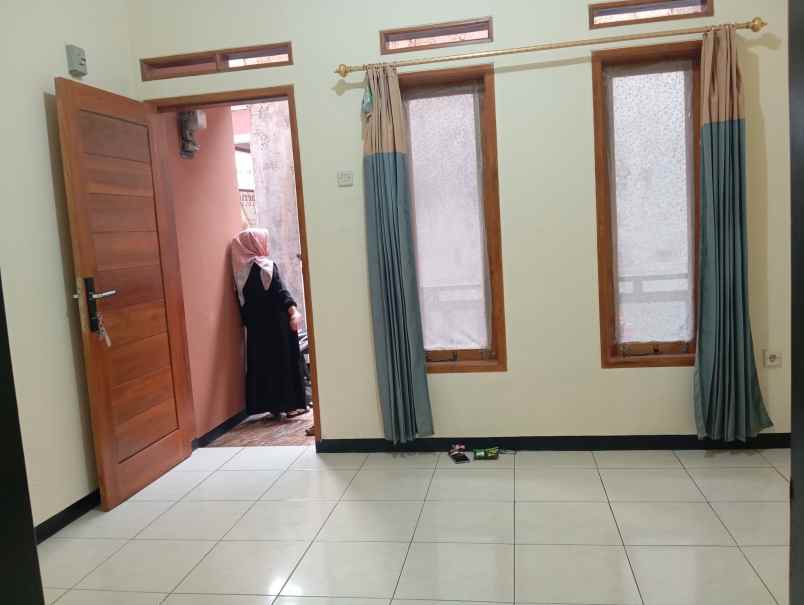 rumah sewa baru di gang sari wangi siap huni