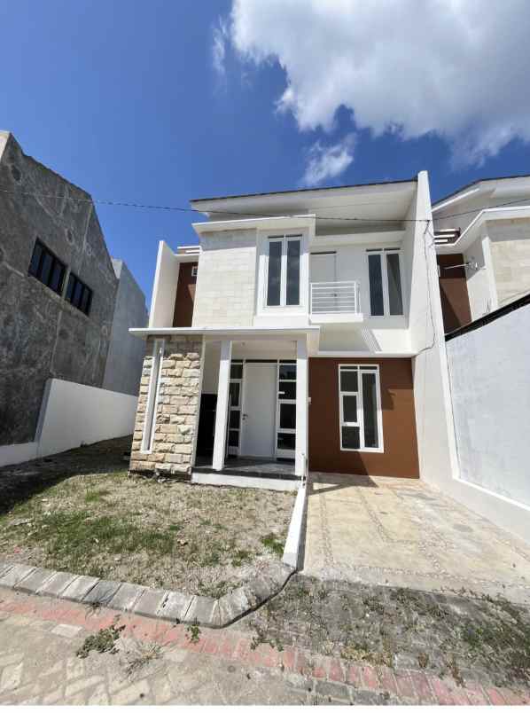 rumah siap huni 2 lantai syariah ponorogo