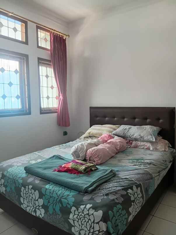 rumah siap huni 3 lantai di permata cimahi
