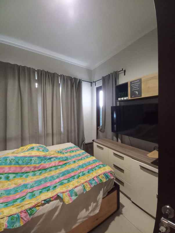 rumah siap huni di cluster burgundy summarecon bekasi