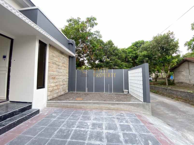 rumah siap huni lokasi strategis nyaman di ngemplak