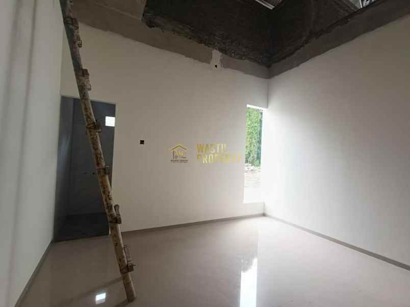 rumah siap huni lokasi strategis utara maguwoharjo