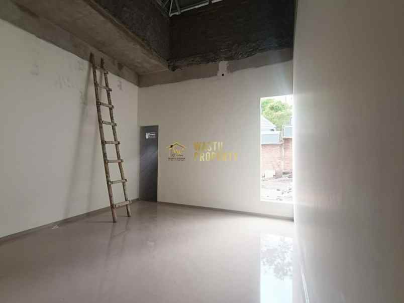 rumah siap huni lokasi strategis utara maguwoharjo