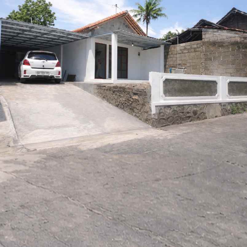 rumah tanah luas 1 4 km dekat ringroad madukismo jogja