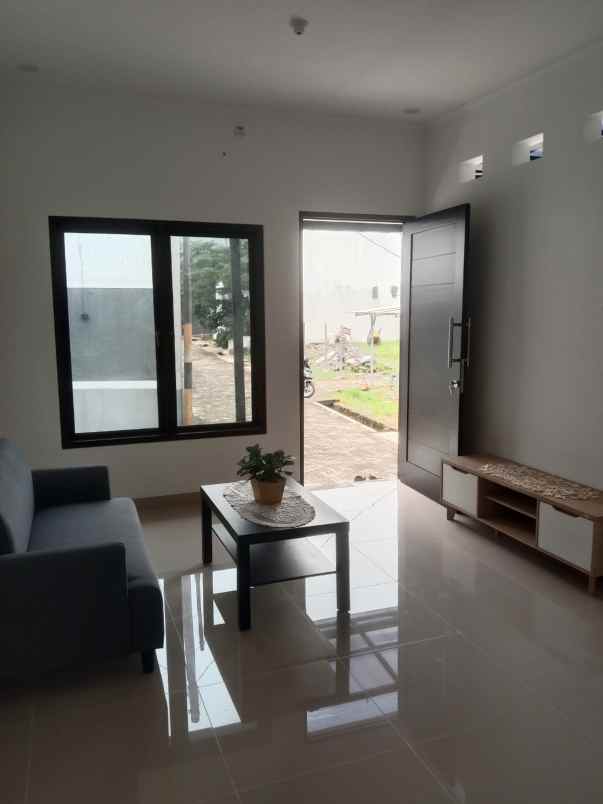 rumah townhouse 2 lantai terbaik dekat jl wibawa mukti
