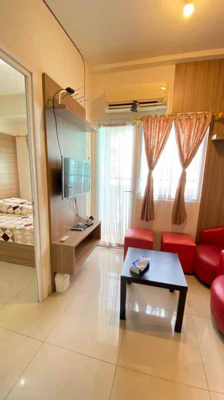 sewa apartemen 2 kamar furnish di green pramuka city