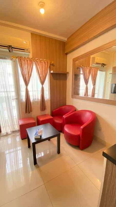 sewa apartemen 2 kamar furnish di green pramuka city