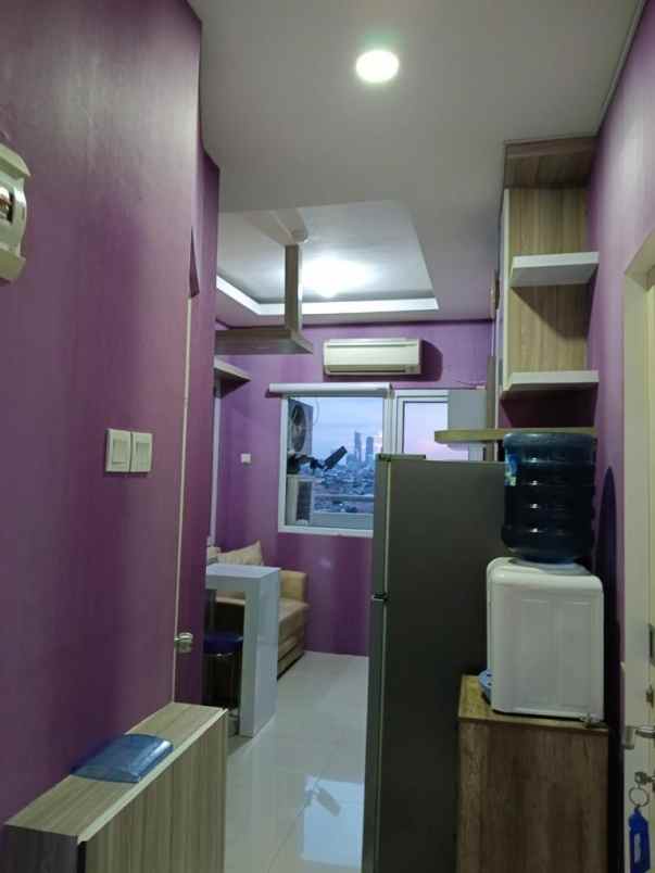 sewa apartemen 2 kamar furnish di green pramuka city