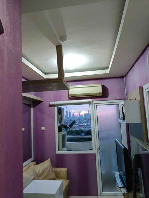 sewa apartemen 2 kamar furnish di green pramuka city