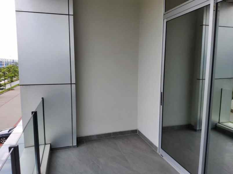 sewa rukan marina bay kawasan komersial di pik 2