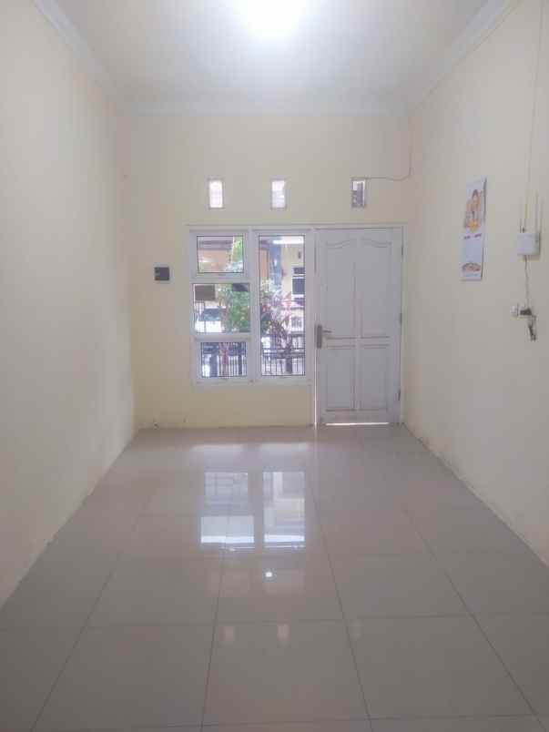 sewa rumah mewah di dalam perumahan daerah mulawarman