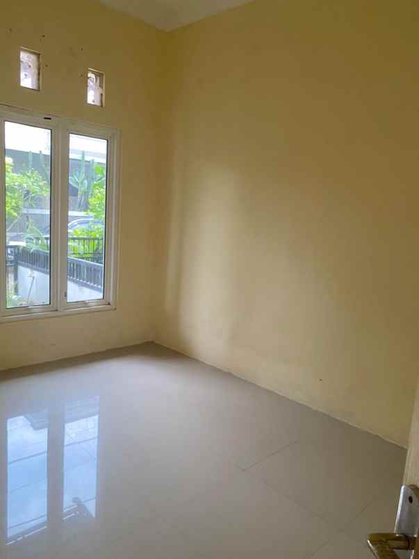 sewa rumah mewah di dalam perumahan daerah mulawarman