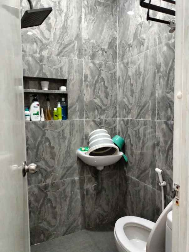 sewa rumah mutiara gading city bekasi siap huni c0653