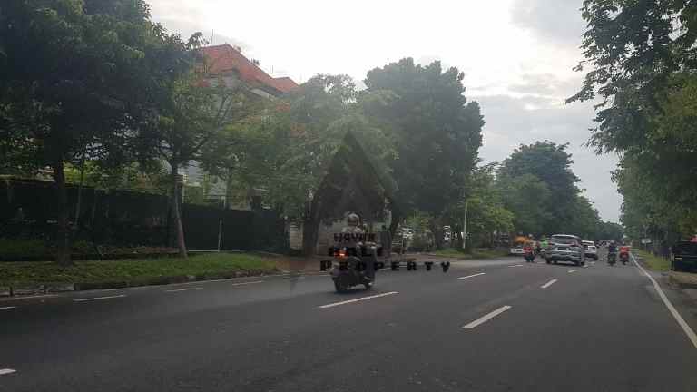 tanah jl raya puputan