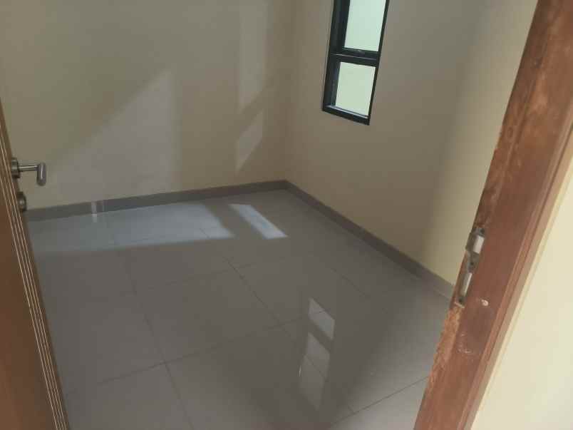 town house cipayung jakarta timur