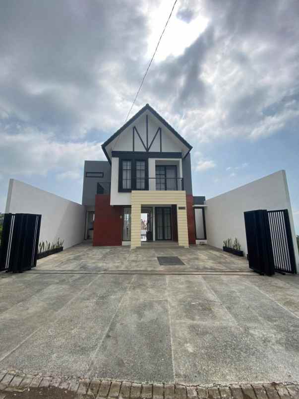 villa kota batu jawa timur