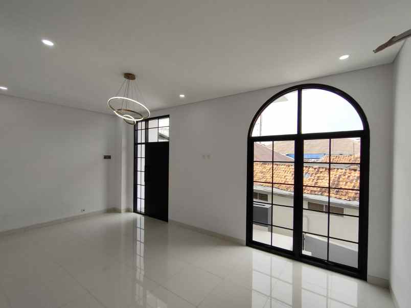 best price rumah baru siap huni di jatinegara timur