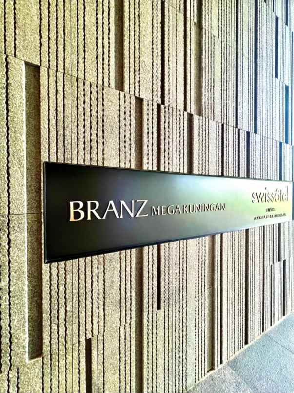 branz mega kuningan 3br semi furnished