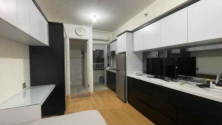 dijual apartemen educity stanford jalan