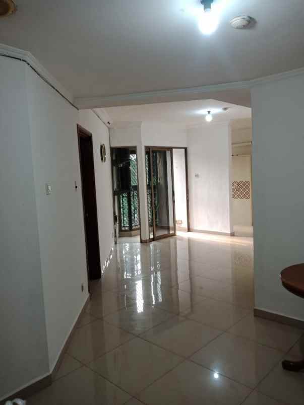 dijual apartment taman kemayoran condominium kt 2 1