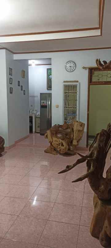 dijual butuh rumah luas dan murah di grogol limo depok