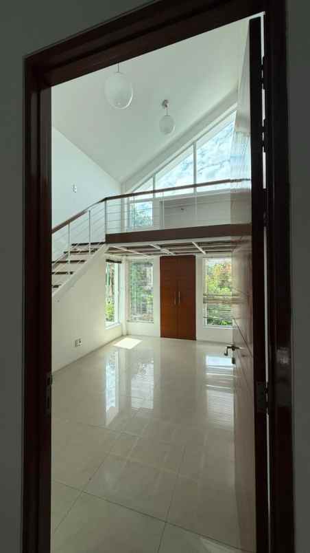 dijual dan disewakan rumah raffles hills cibubur