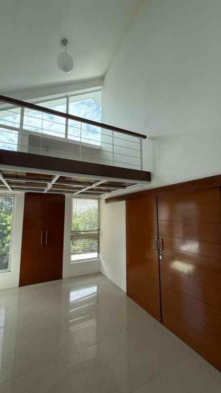 dijual dan disewakan rumah raffles hills cibubur