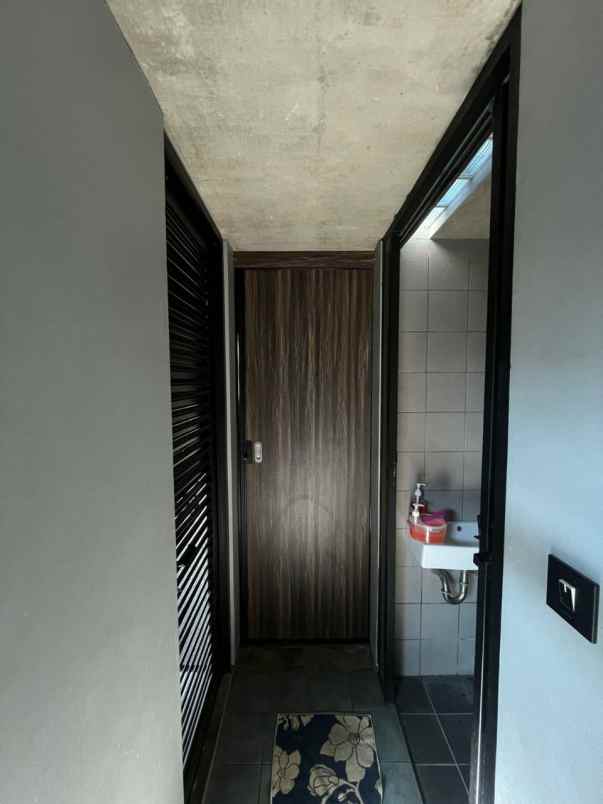 dijual di bawah harga pasaran rumah cisaranten kulon