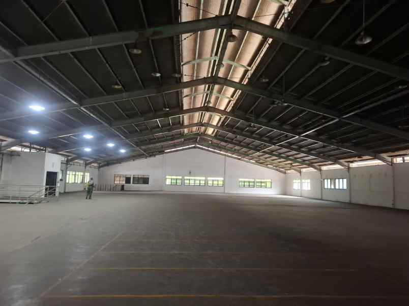 dijual disewa gudang di kawasan industri pulogadung