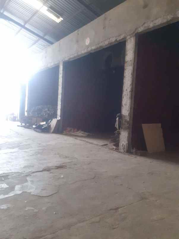 dijual gudang simongan semarang barat